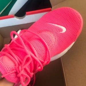 Hot pink nike prestos